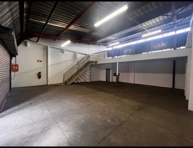 156M² MINI FACTORY TO LET IN STEELEDALE